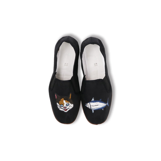 Kung-Fu Shoes | Cat